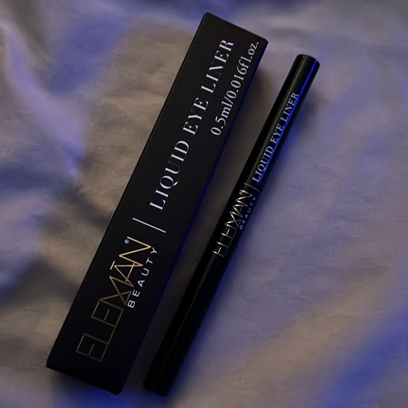 Eyeliner - Picture 1 of 2